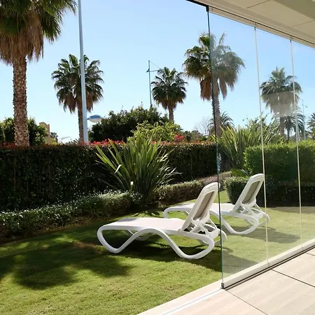 Lujoso Apartamento Con Piscina Comunitaria En La Costa Del Sol