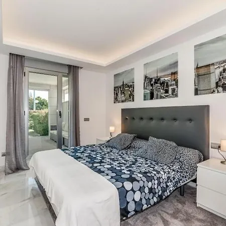 Lujoso Apartamento Con Piscina Comunitaria En La Costa Del Sol Apartment